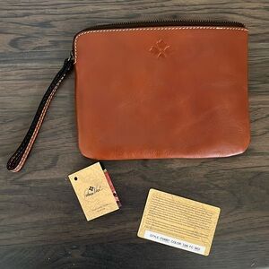 Patricia Nash Cassini Genuine Leather Wristlet Clutch Tan P34901
